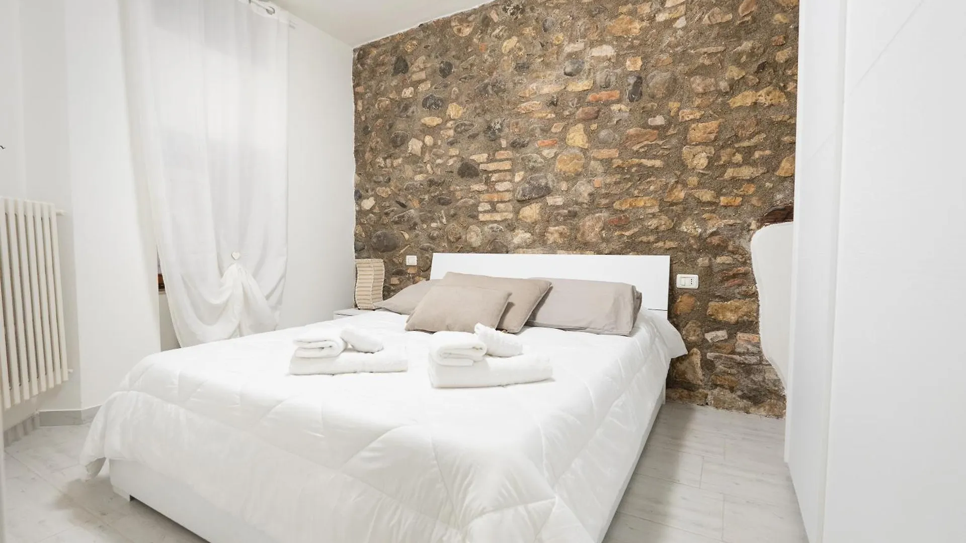 Apartment C-Apartment Lake Garda Salo Italy